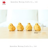 Resin OEM Yellow Chicken Statue Home Office Decor Gifts